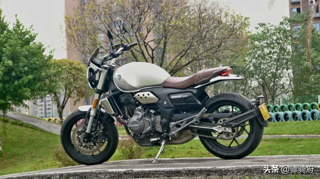 排量即是王道的下一句是什么,排量大真的可以为所欲为