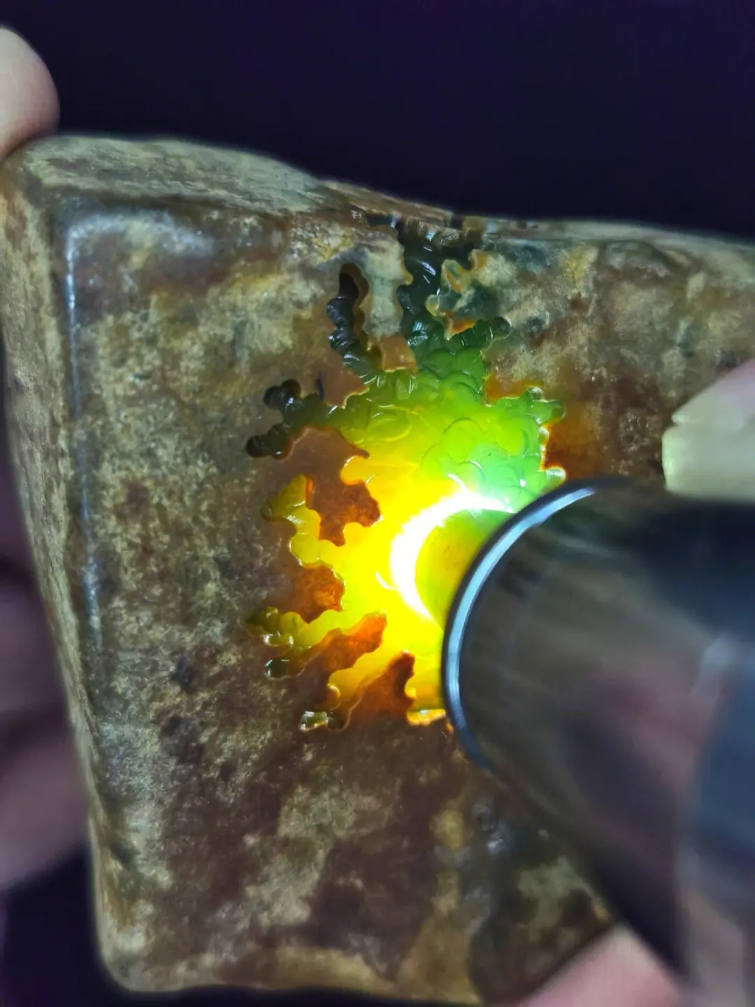 翡翠原石直播间基本都是骗子吗,翡翠原石开切直播间骗人套路