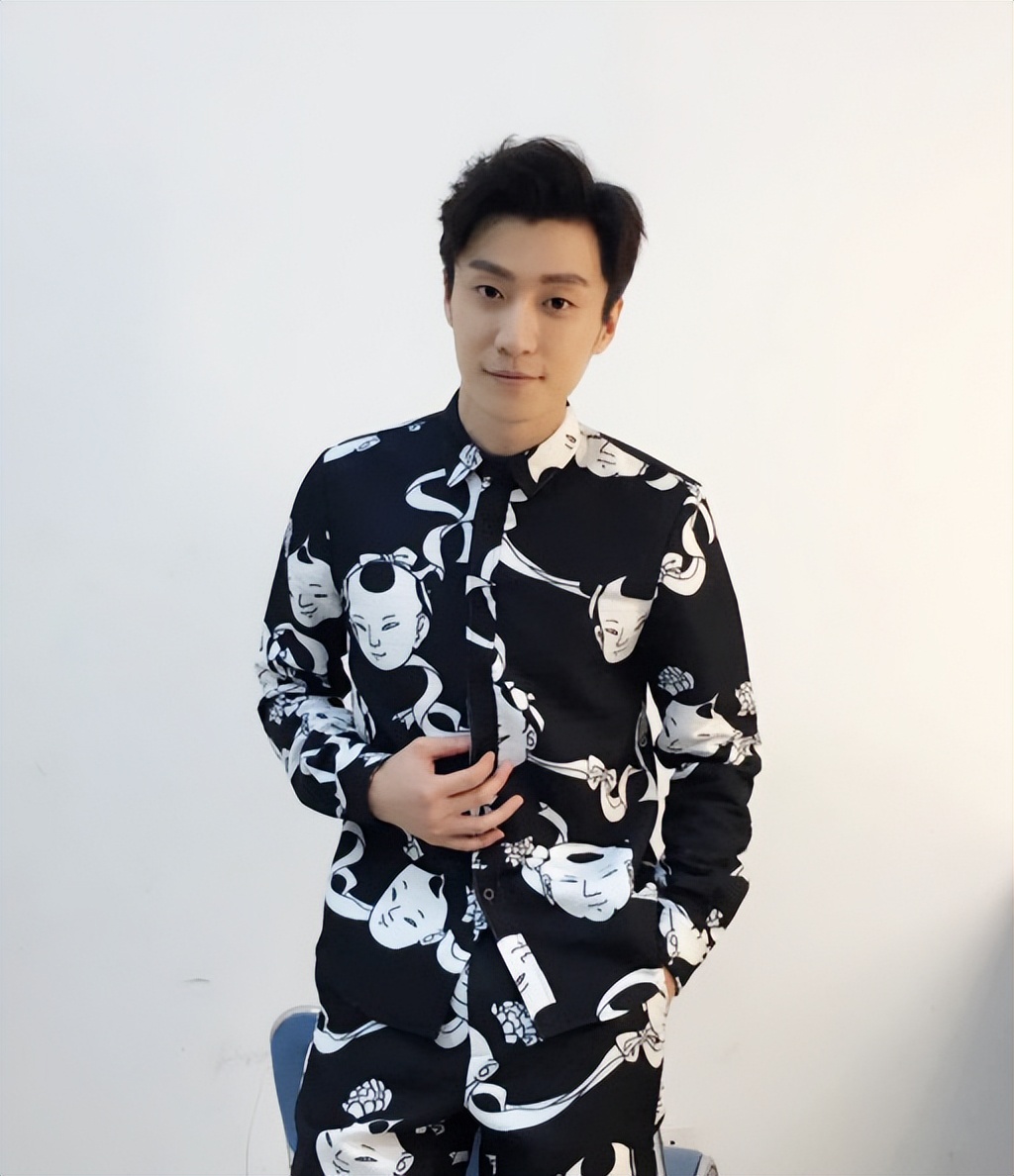 乔任梁去世明星发微博悼念,乔任梁去世哪些明星微博悼念