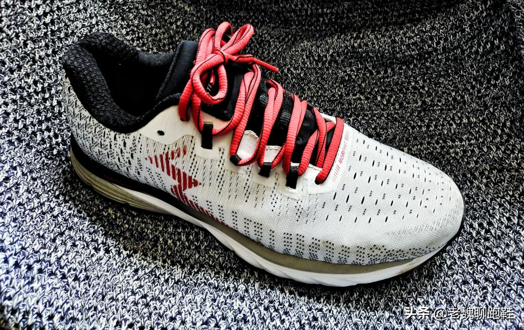 耐克vaporfly3代对比国产碳板跑鞋,国产跑鞋和进口区别