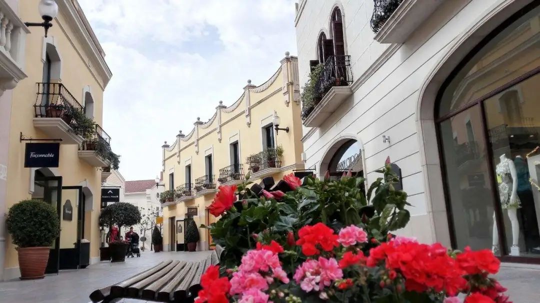 gucci和adidas合作款什么时候上市,gucci联名adidas走秀