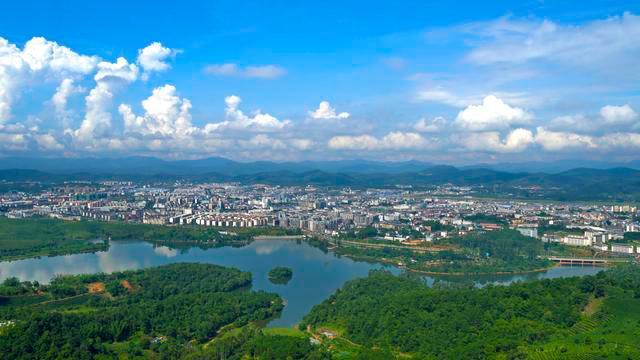西双版纳和大理房价对比,西双版纳和海南的房价哪个好