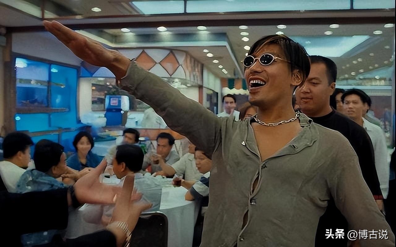 张耀扬带女友现身,张耀扬和富婆唱歌