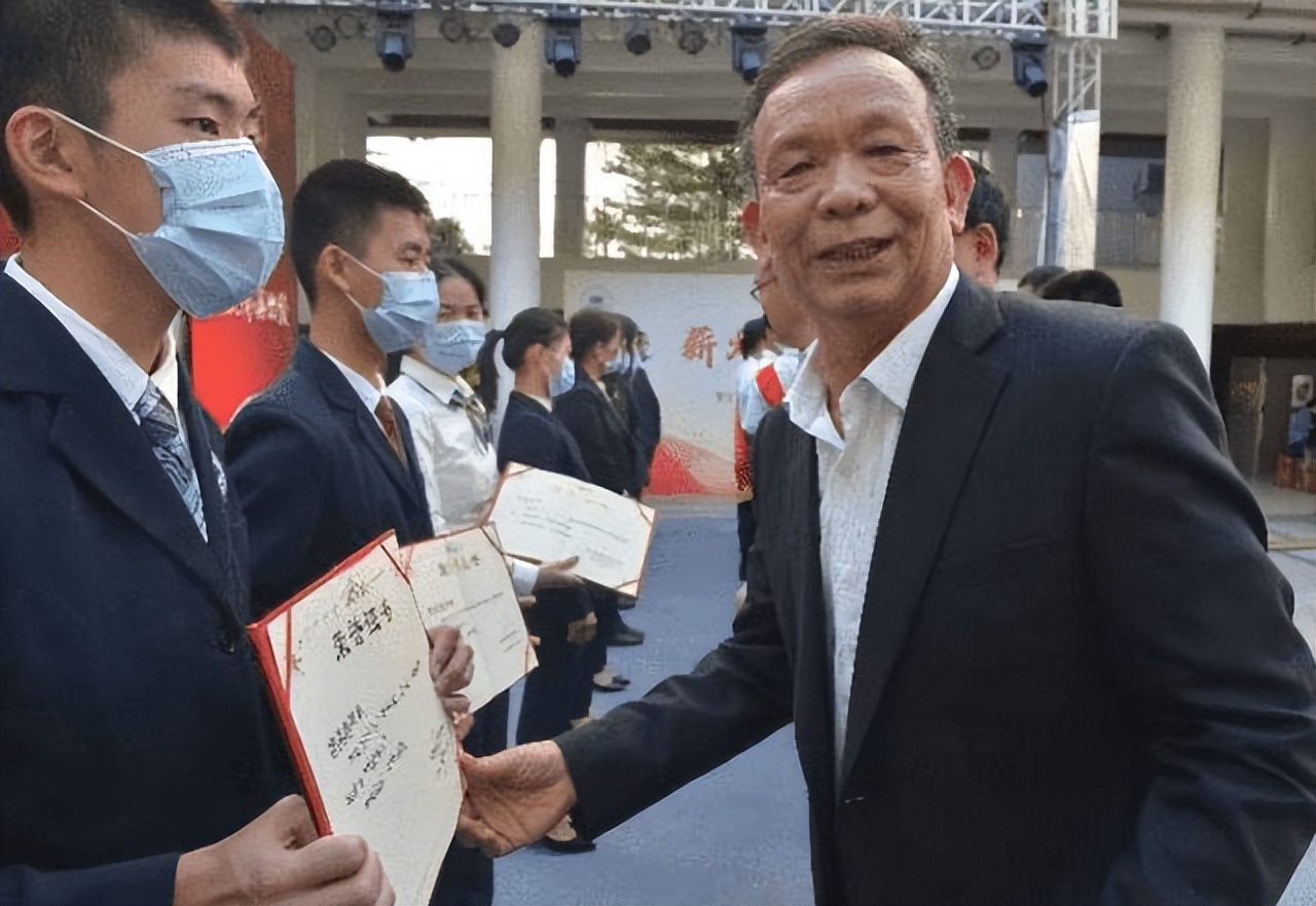 曹德旺被赶下铁王座,曹德旺为何引发争议