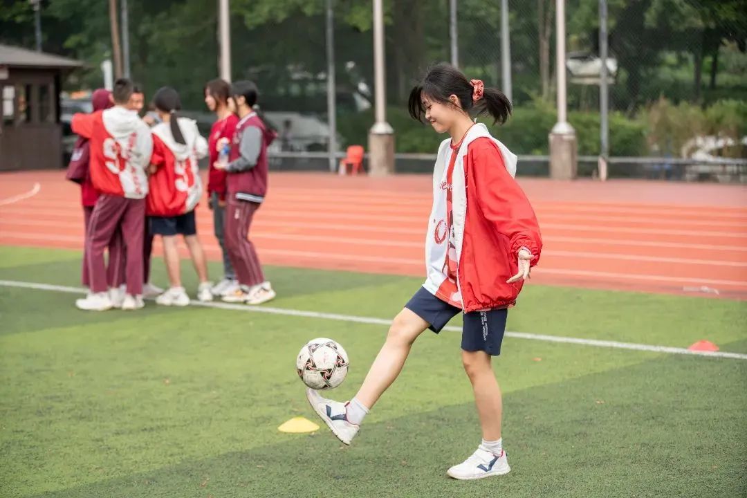 给孩子营造爱学习的氛围,融洽的师生