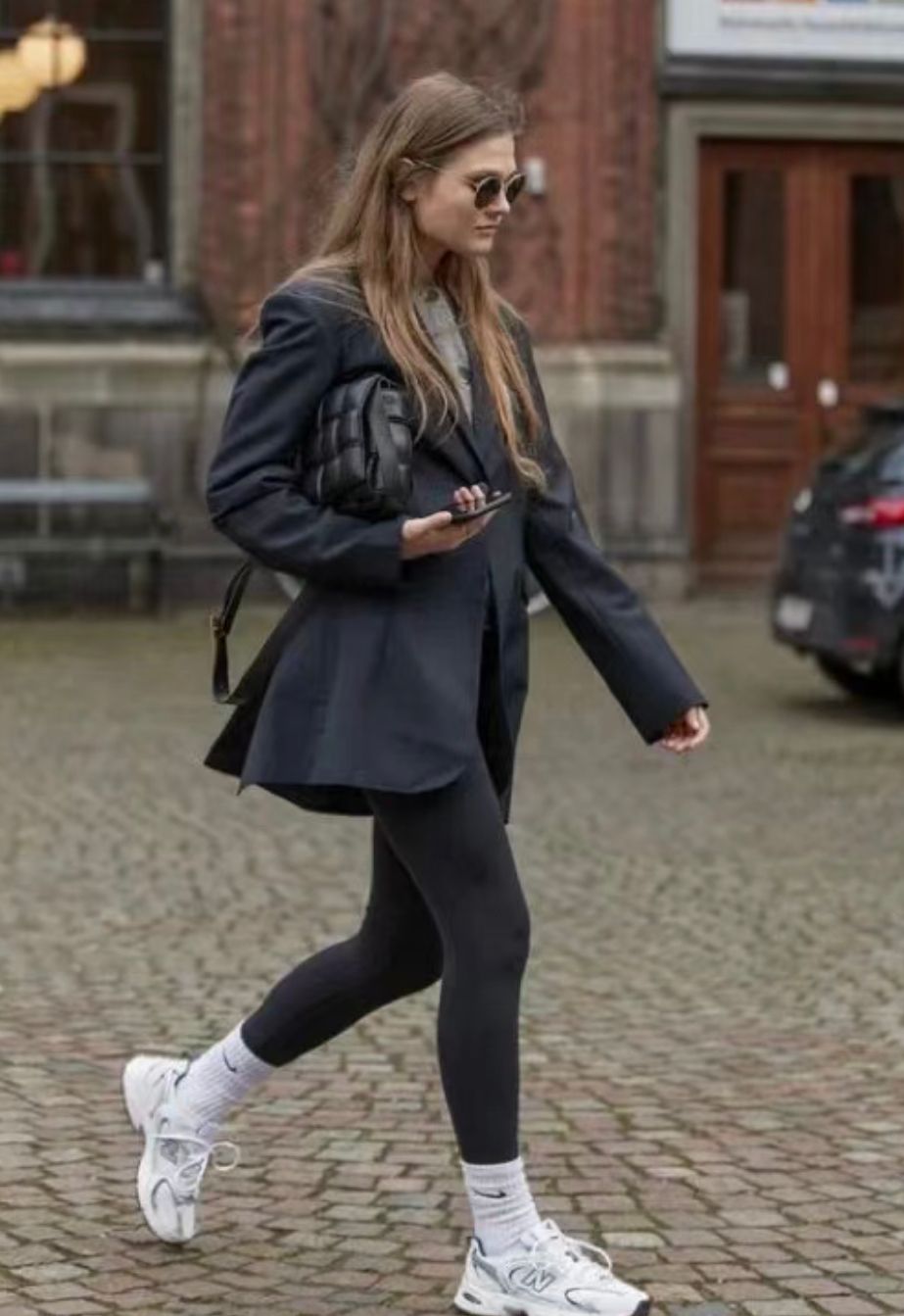 露脚踝out了露袜子才是新时髦,保暖又时髦的打底袜穿搭思路