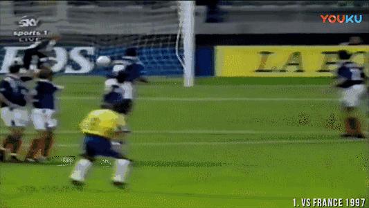 卡洛斯任意球pkc罗任意球,卡洛斯任意球和c罗任意球