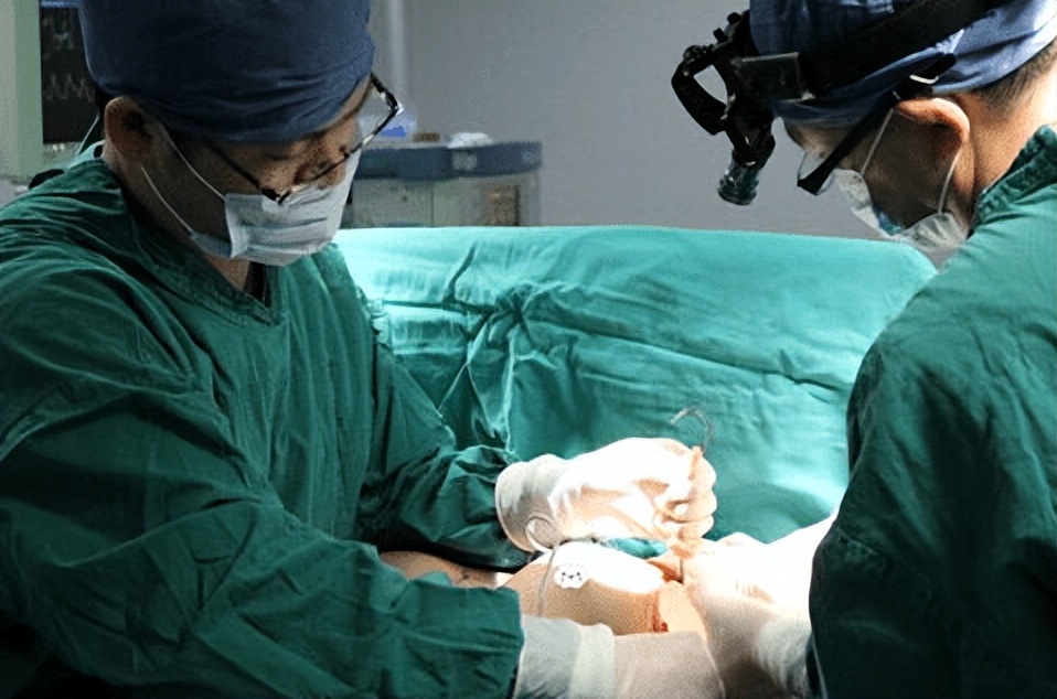 法院判了！55岁男子花5万做私密整形，感觉没效果起诉医院