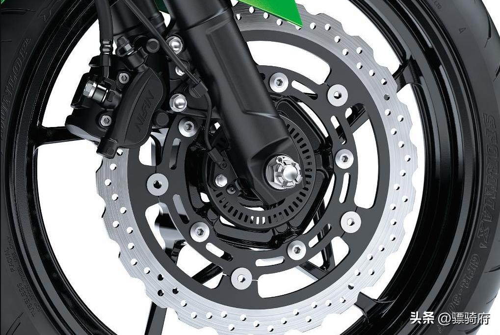 赛600和川崎忍者400该怎么选择,川崎400和赛科龙rc401哪个好