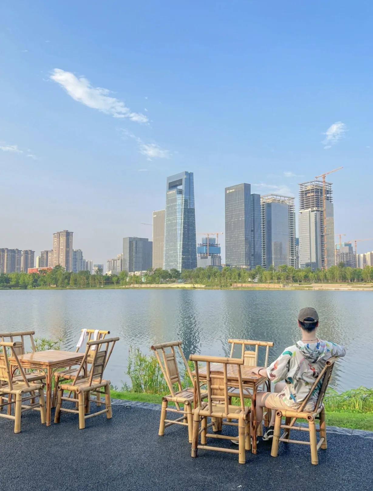 四川只有成都发展好吗,成都是不是唯一一座内陆城市