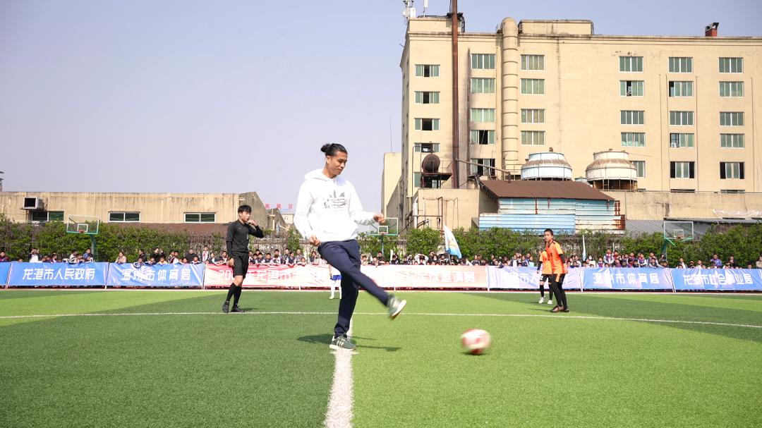 龙港市张玉宁,张玉宁停球给武磊