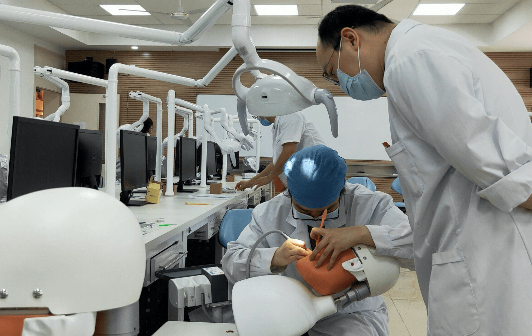 十大不建议学医专业,学医专业真的比别的专业差吗