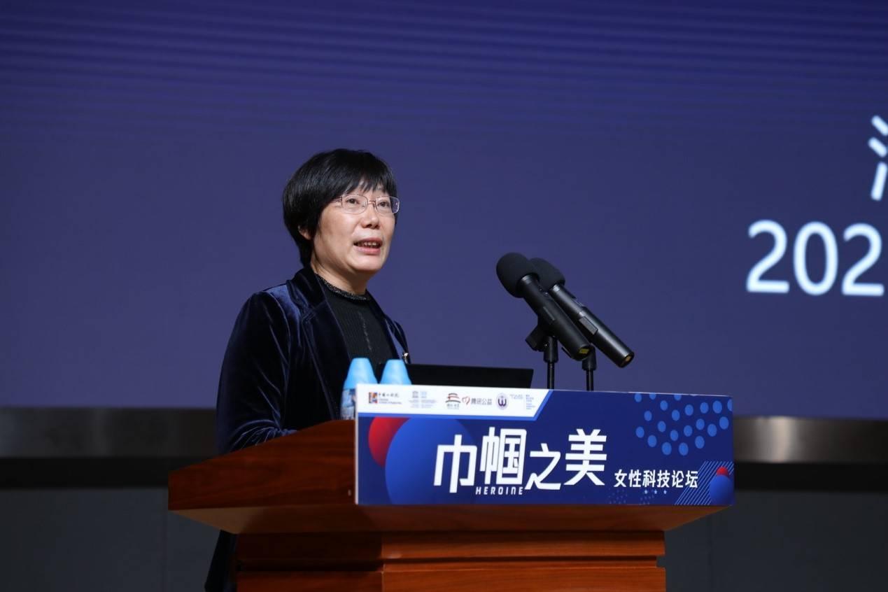 从怀孕到坐月子，她破解美国两大最安全密码，国家授予奖励711万