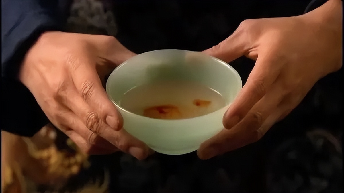 甄嬛传究竟发生了什么让甄嬛受惊,揭秘甄嬛传那些你没注意的细节