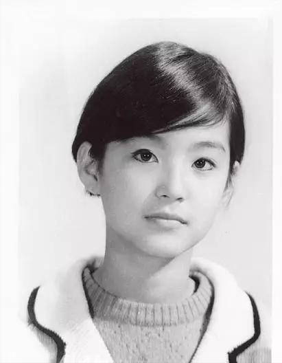 邓丽君和林青霞视频,邓丽君和林青霞海边照