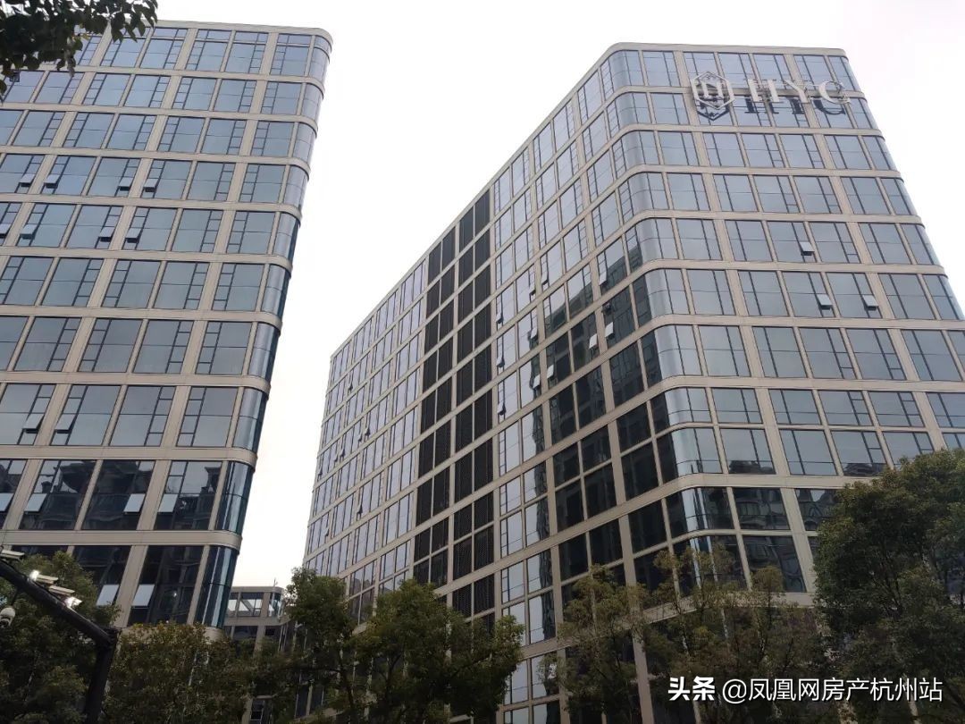 打折打到总价60万内，奥体旁公寓市场倾塌？现场挖出“大隐情”