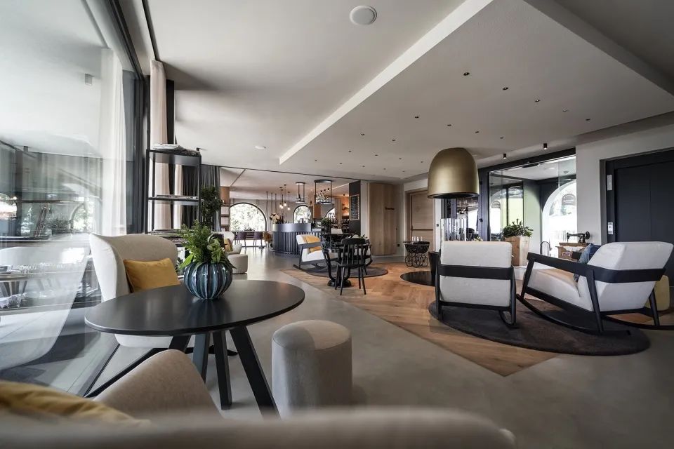 三层实木地板和强化复合地板比较,选三层实木地板还是强化复合地板