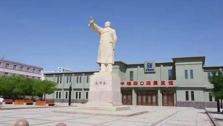 你一定去过许多迷人或神奇的地方,中国境内最值得去的三个地方