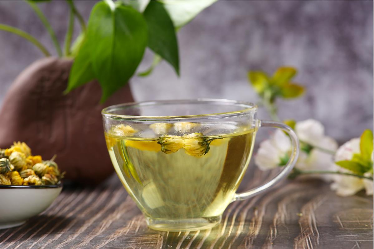 上了年纪哪些食物要少吃,上了年纪需要特意喝药防范疾病吗