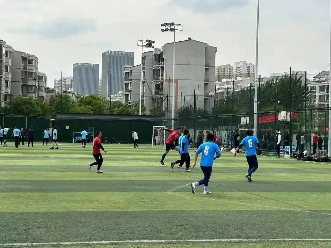 机关队施巧计以逸待劳门前杀千里奔无力回天