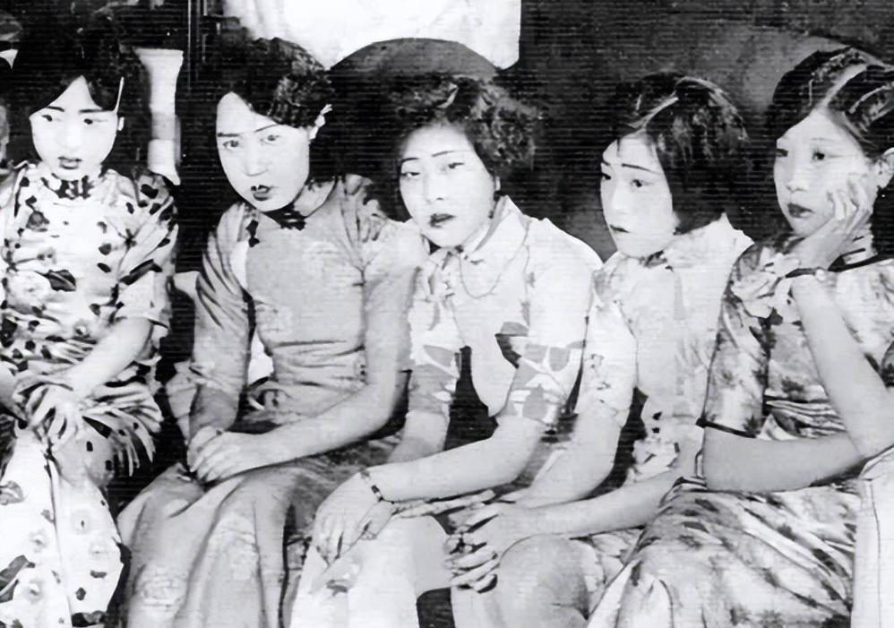 民国*女妓**的真实回忆：不怕打骂，就怕“杨梅大疮”，无药可解