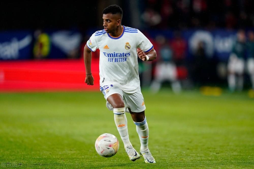 足球世界哈兰德和姆巴佩谁更强,姆巴佩足坛历史排名