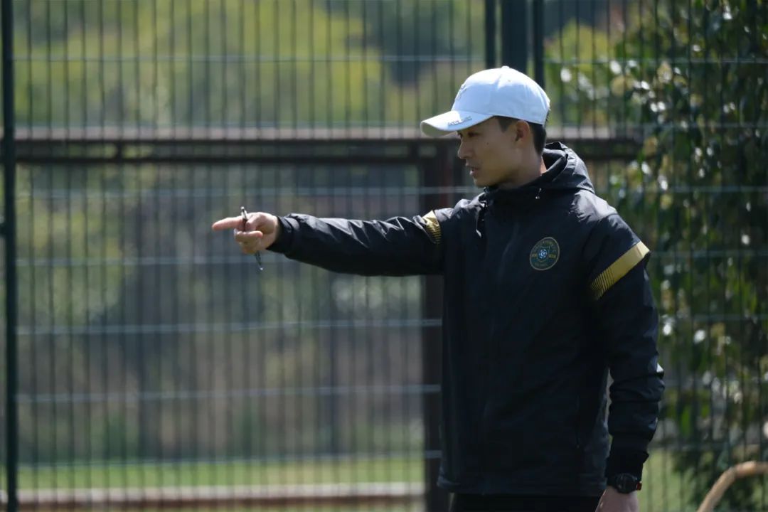 投身青训,绿色传承|浙江FC迎来四名退役转型的新教练