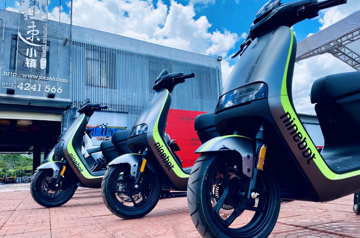 九号小牛雅迪电动车哪个好,雅迪小牛九号怎么选