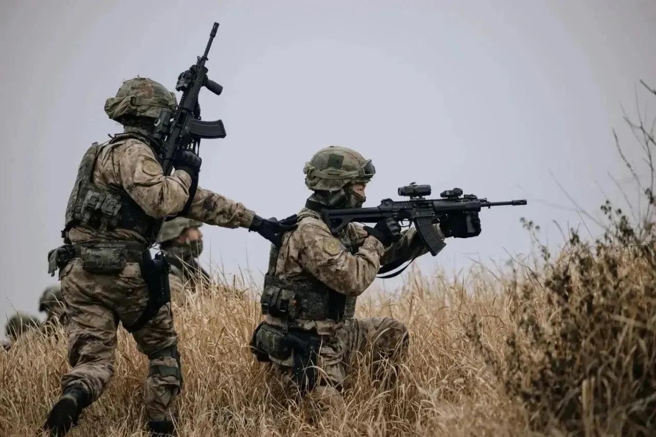 中国现代枪械vs日本二战枪械,二战日军步枪与我国步枪对比