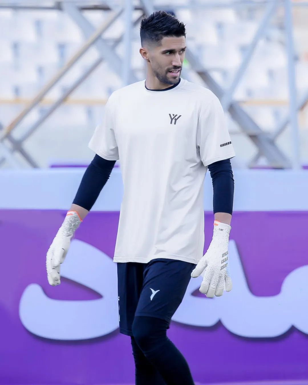 喜欢伊朗的守门员塞伊德·侯赛因，古波斯类型的帅哥