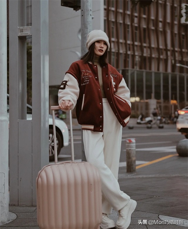 今冬火了一种靴子叫“方头靴”，脚宽腿粗的女生也能驾驭，特显瘦