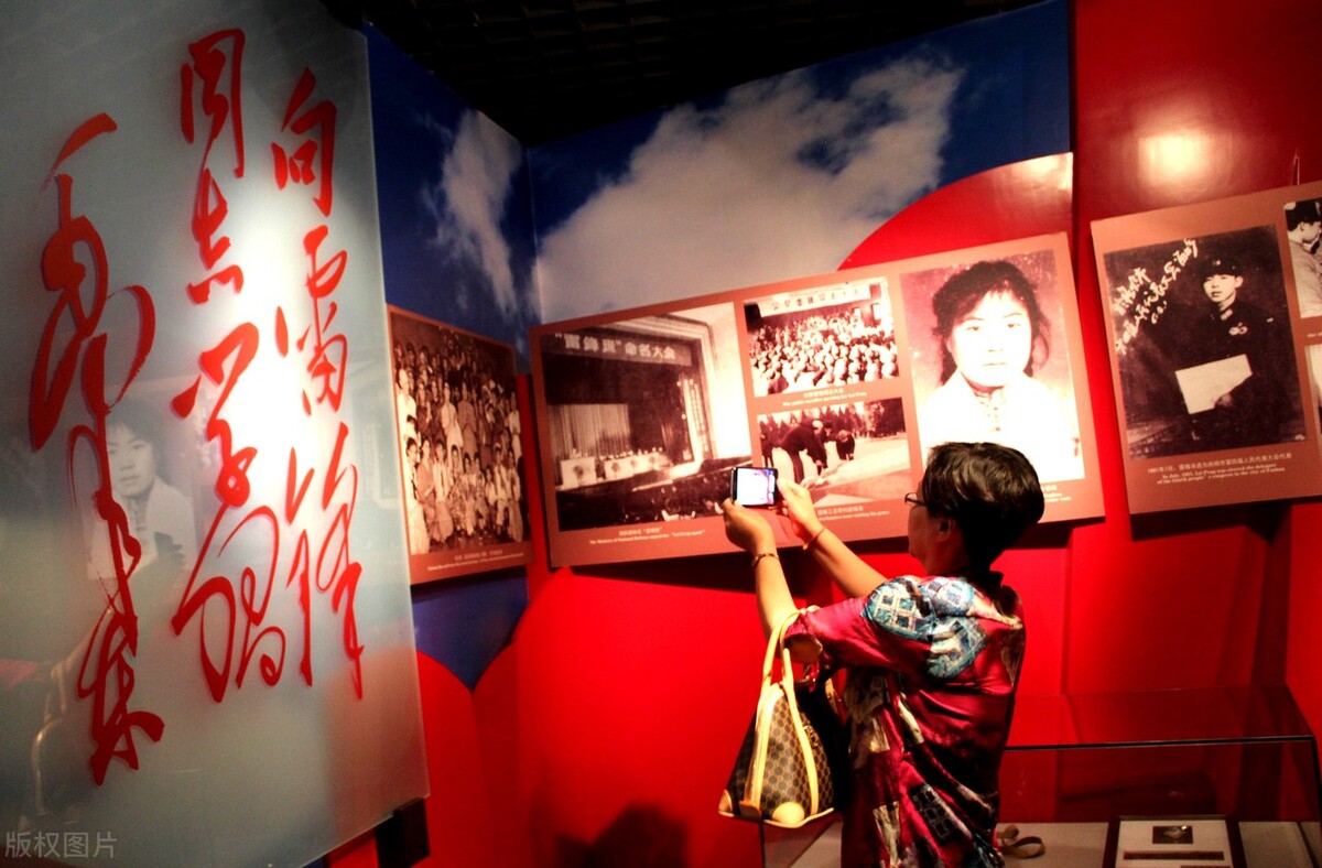 教科书雷锋做好事插图,教科书雷锋插图事件后续