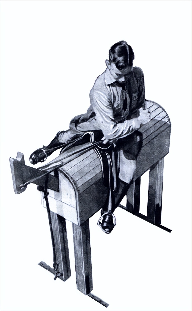 灏戝勾椹湳瑙嗛,灏戝勾鏈ㄩ┈璁粌瑙嗛