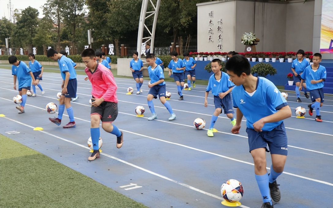 宸濆ぇ闄勪腑鏂板煄鍒嗘牎鏅烘収鏁欒偛,绛戞ⅵ鍚岃宸濆ぇ闄勪腑鏂板煄鍒嗘牎