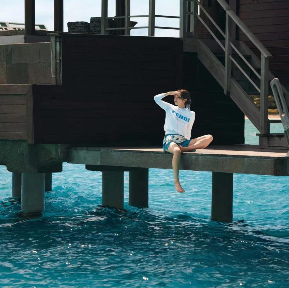 夏天穿衣如何配色经典又高级,夏季配色穿搭技巧