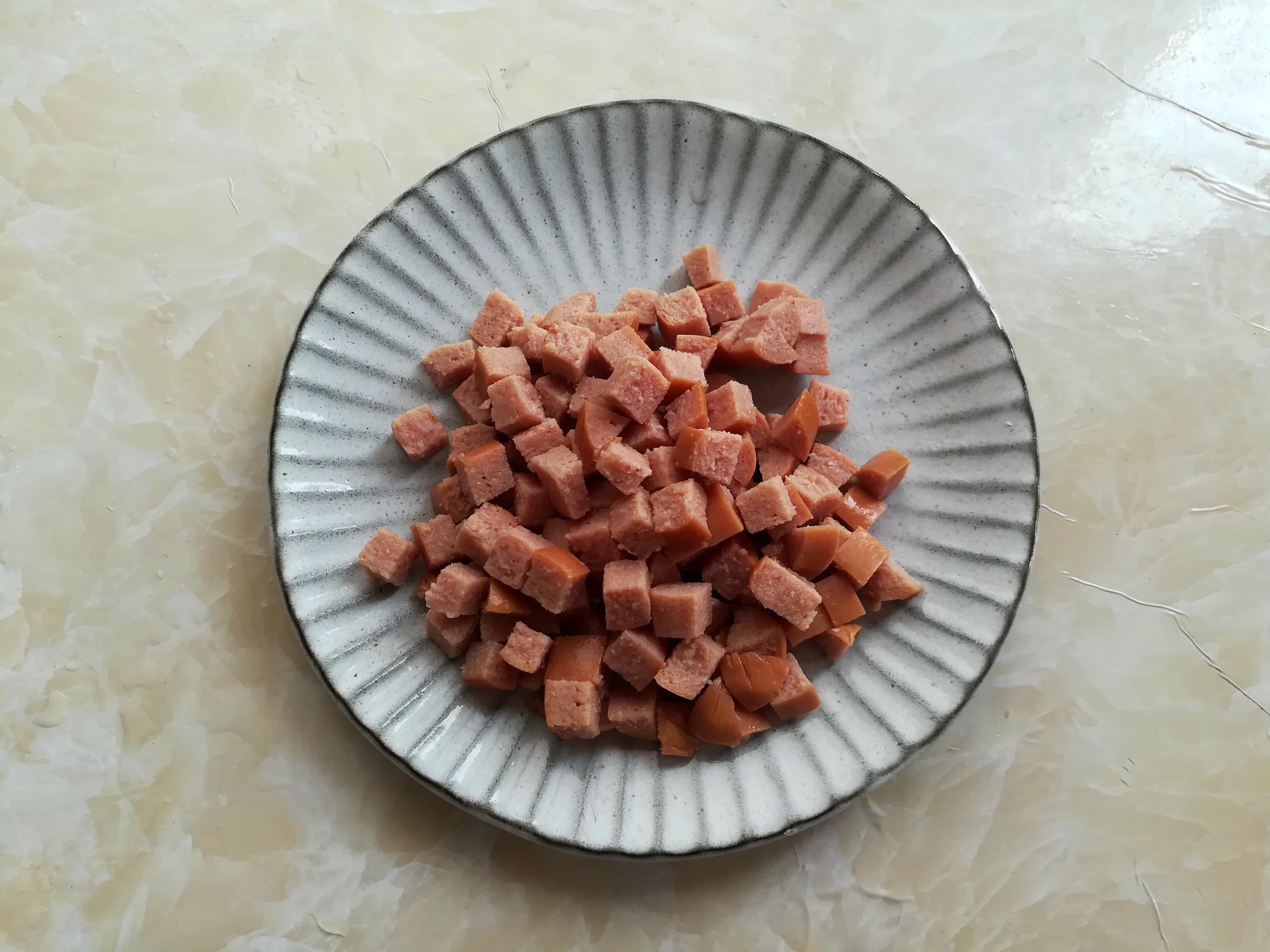 用吐司做迷你小披萨,如何用吐司做披萨简单又好吃