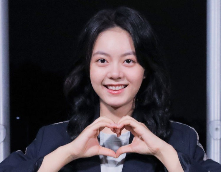 国民妹妹张子枫演技备受大众认可,演技派四小花旦张子枫