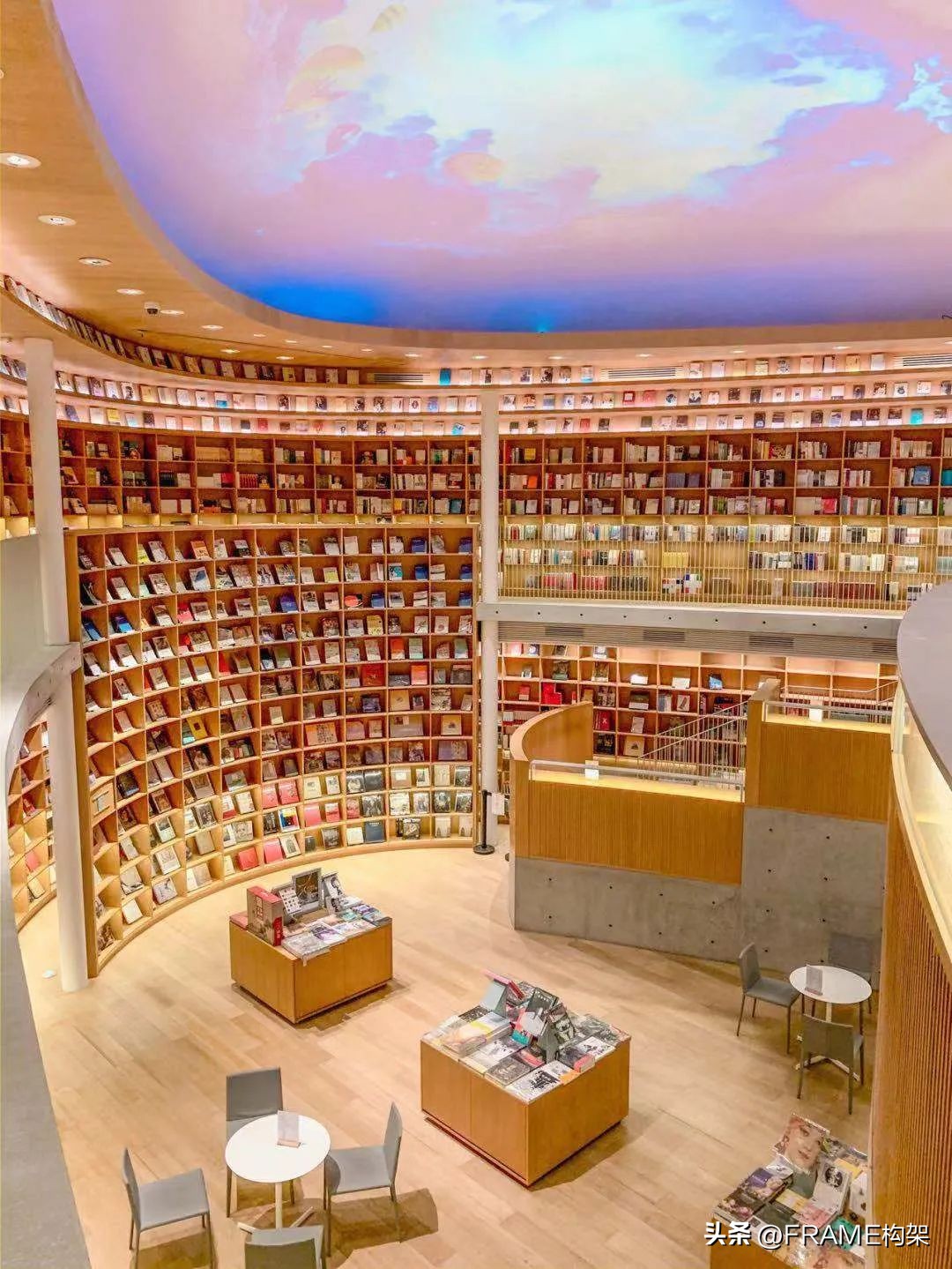 中国的网红书店,网红书店是颜值重要还是内涵重要
