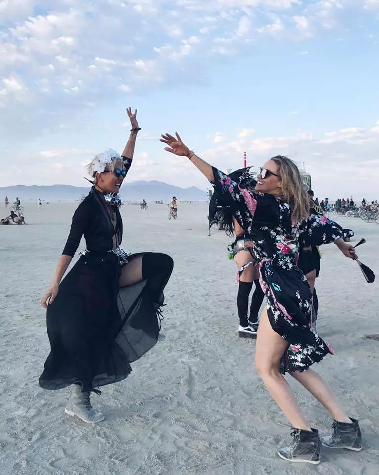 留美中国人在伦敦参与创立的服装品牌ADAY