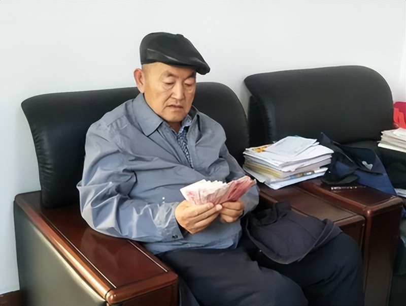 神医刘洪斌3年换9个身份,骗子神医刘洪斌审判视频