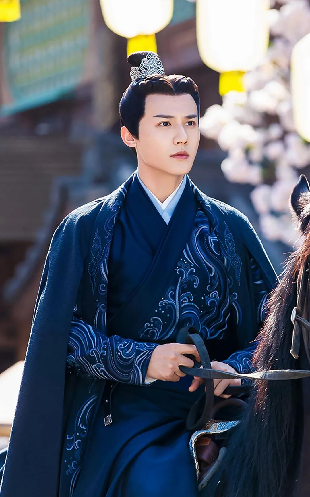 那些惊艳了时光的古装男,真正的古装美男无惧任何造型