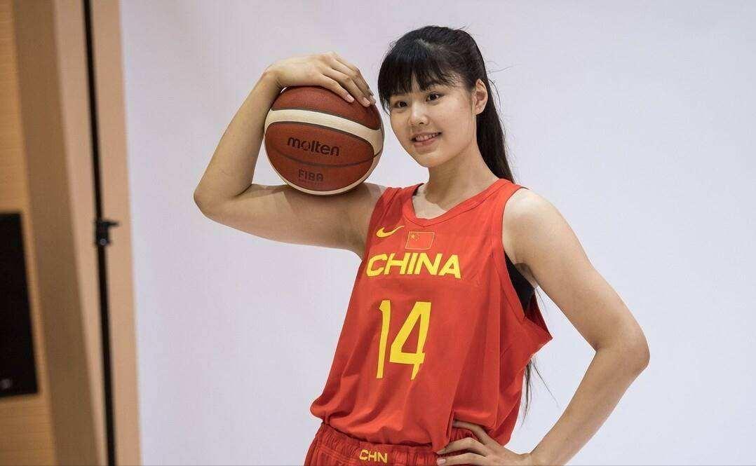 李月汝欧洲篮球集锦,篮球女明星李月汝