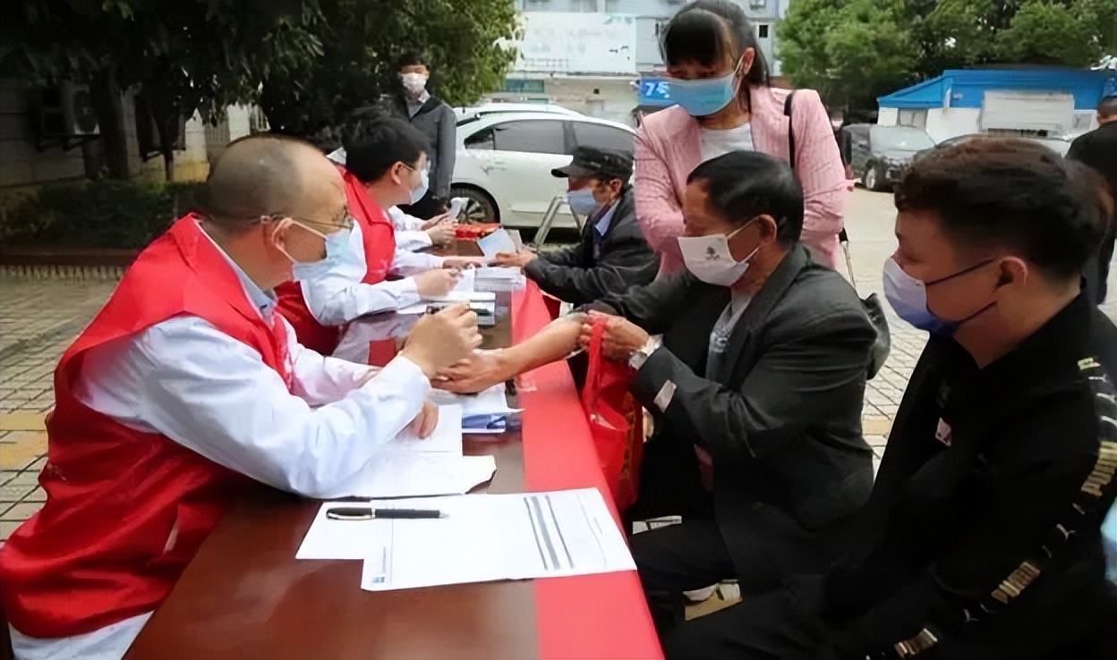 世界银屑病日义诊活动,江西省皮肤病专科医院治疗银屑病