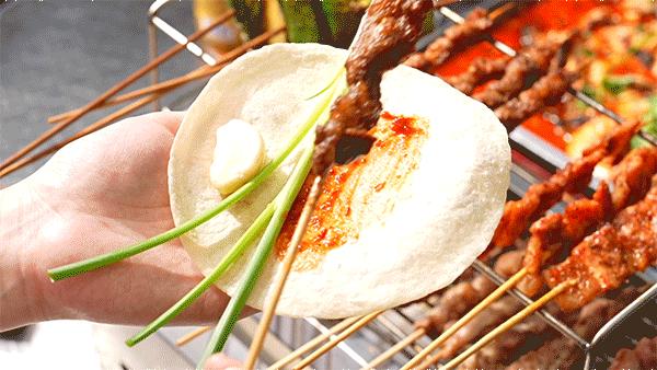 这个被低估的夜宵美食城，跟着「蓝妹啤酒」才找得到！