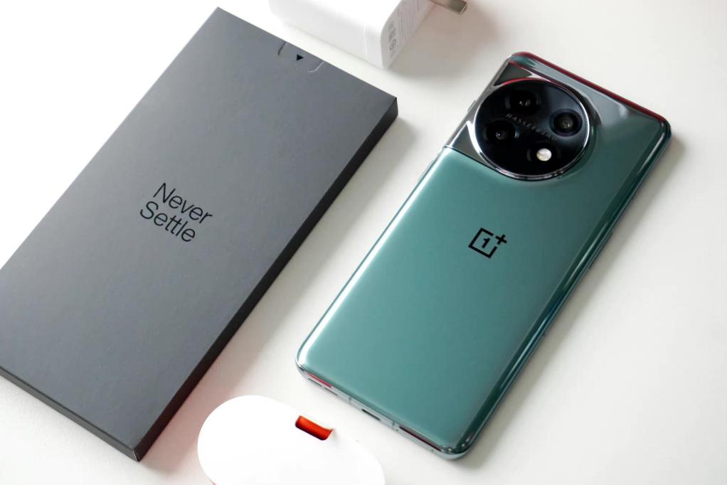 买手机考虑护眼哪款最好,现在买手机买哪一款的比较好