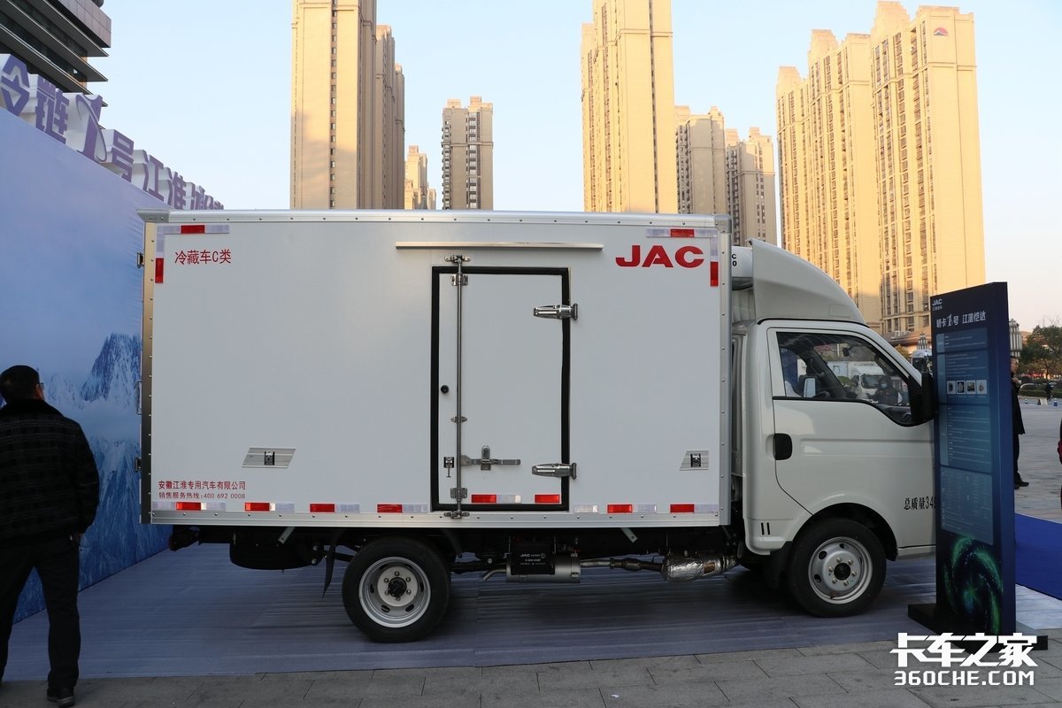 用小卡的钱干轻卡活容积近11方图解江淮1卡恺达冰博士