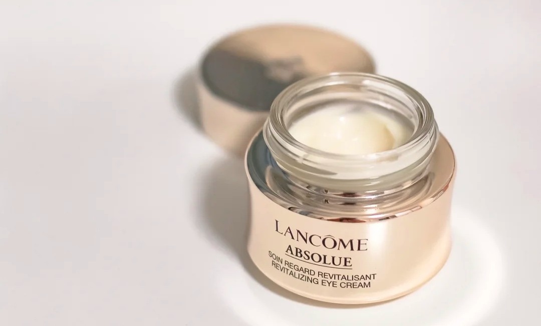 这些眼霜滋润补水抗老,四种国货好眼霜