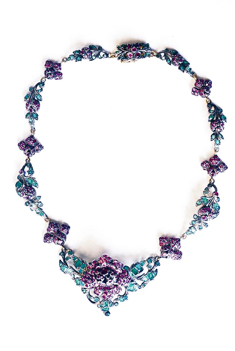 鐧惧勾绌胯秺,鐧惧勾鍙よ懀鐝犲疂