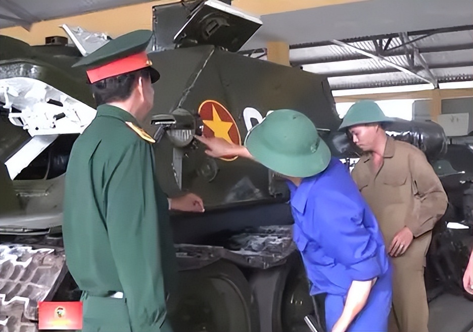 越南*队军**变*火军**商，女军官背LV包炫富，坍塌式腐败成世界之首