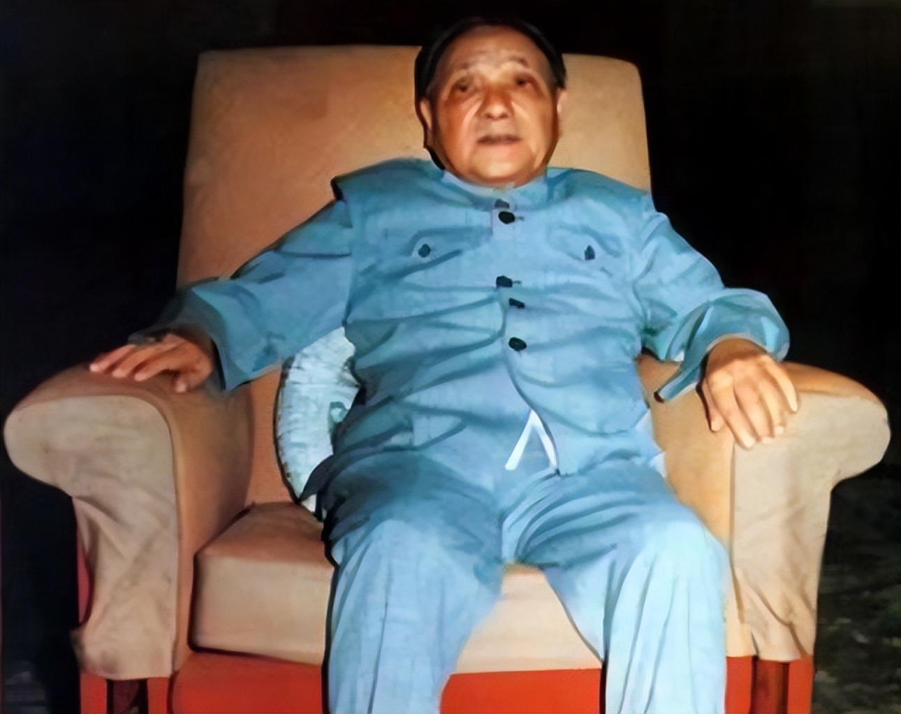 张学良恢复自由后去哪了,1996年张学良回东北